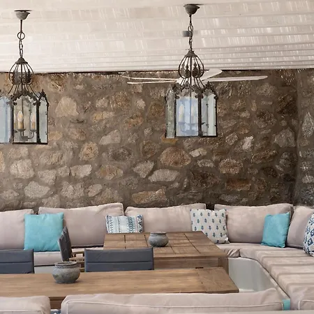 The Mykonian Escape Villa Pszarú