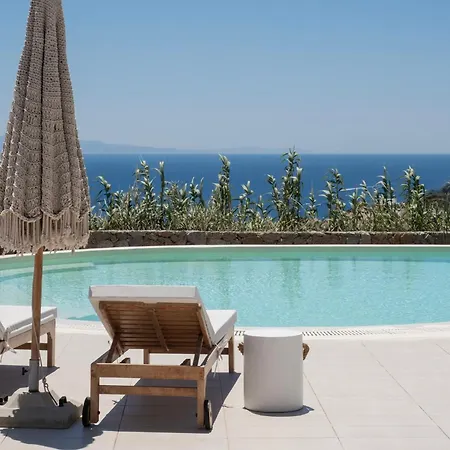 فيلة The Mykonian Escape بسارو