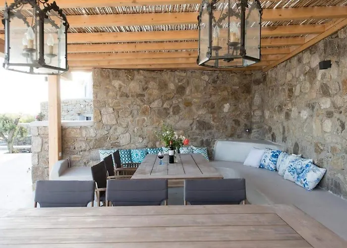 The Mykonian Escape * Psarou (Mykonos)